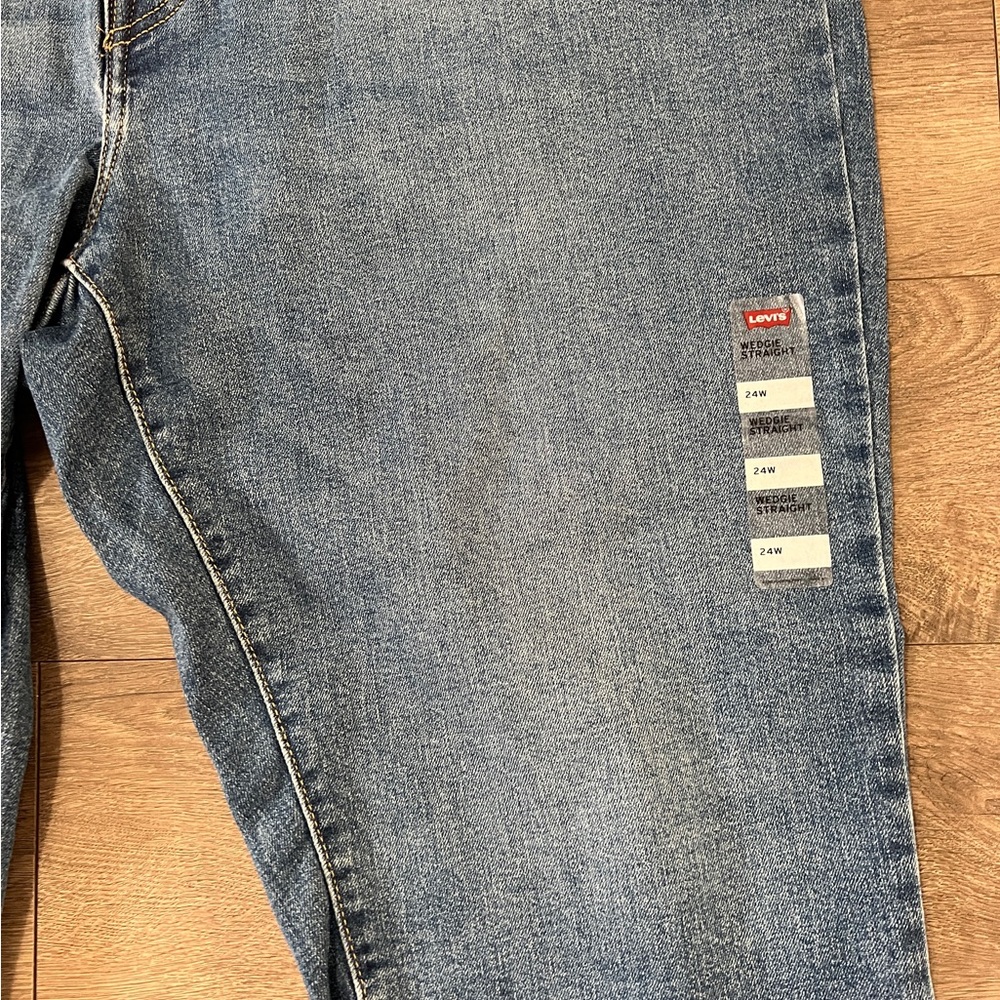Levi’s Wedgie Straight Jeans Size 24W New - Picture 3 of 3